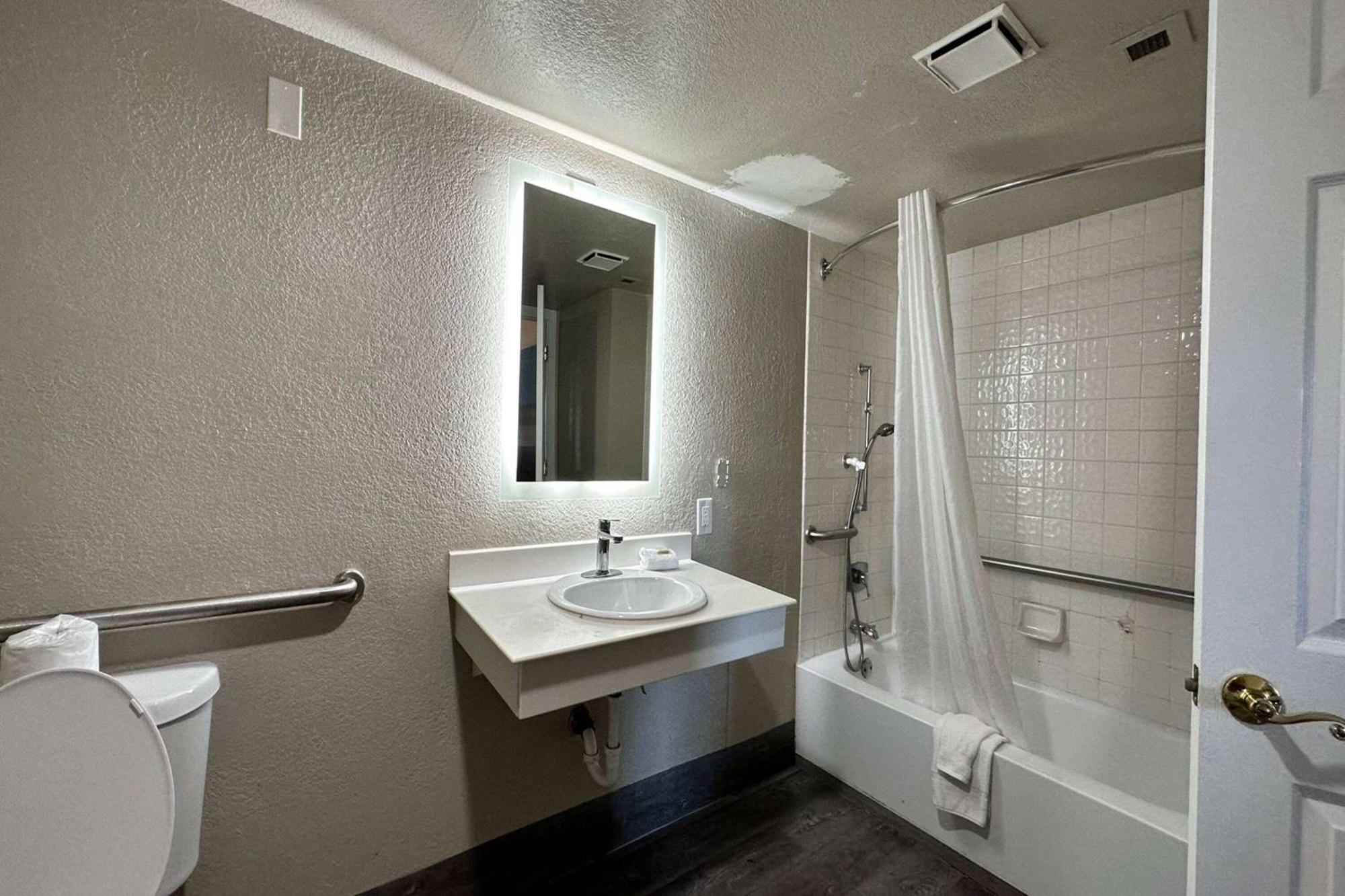 La Quinta Inn by Wyndham San Diego Vista Exterior foto