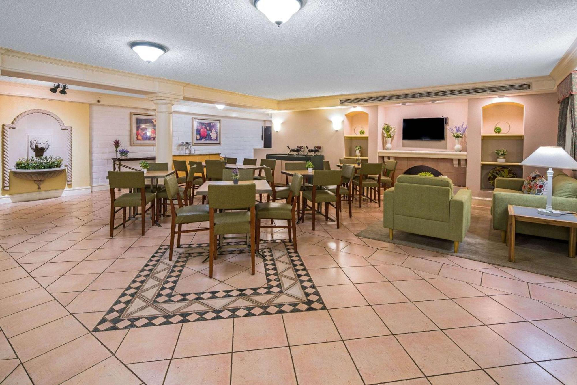 La Quinta Inn by Wyndham San Diego Vista Exterior foto